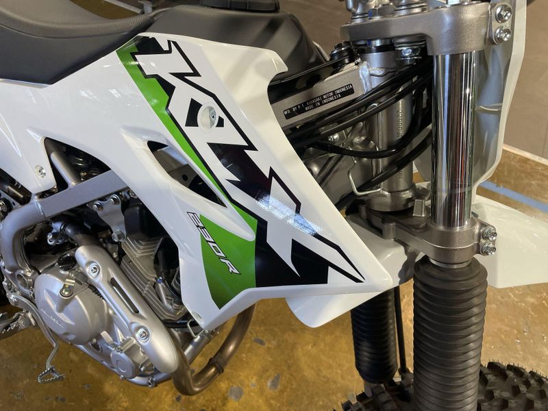 New 2026 Kawasaki KLX230R Image 18
