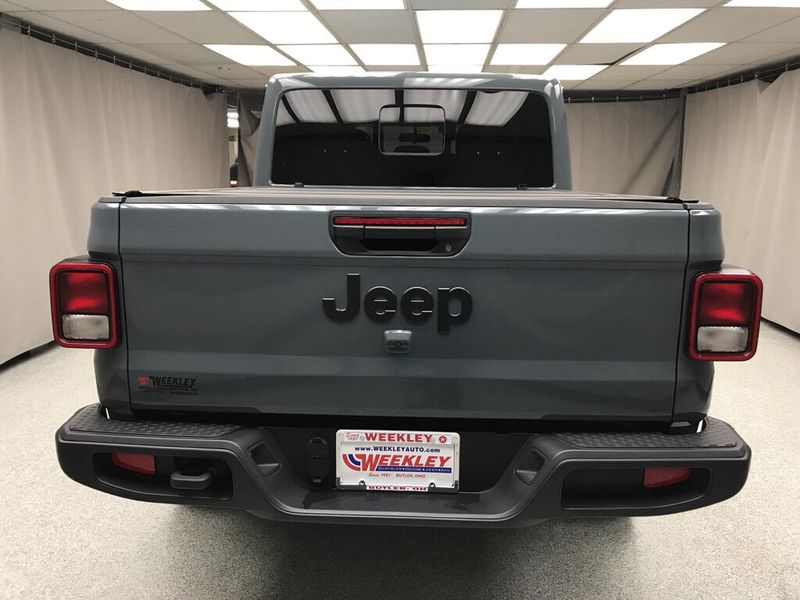 Used 2024 Jeep Gladiator NighthawkImage 11