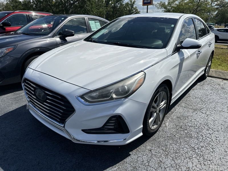 2018 Hyundai Sonata SELImage 1