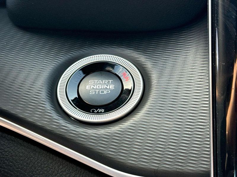 New 2026 Jeep Grand Cherokee Laredo 4x2