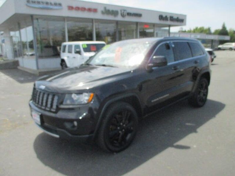 2012 Jeep Grand Cherokee Laredo AltitudeImage 2