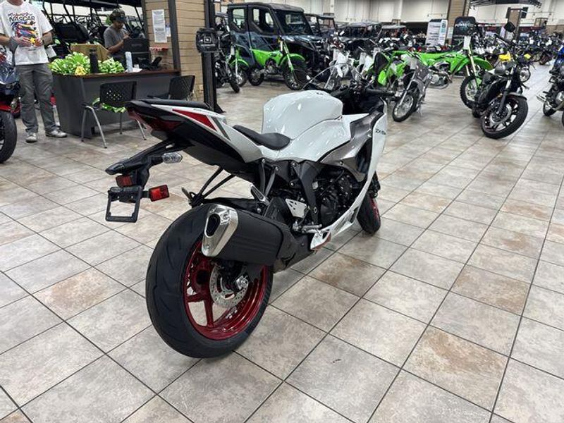 New 2025 Kawasaki NINJA ZX-6R ABS Image 16