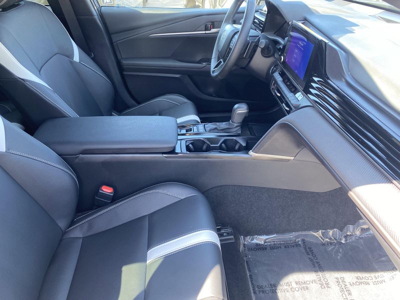 Used 2025 Toyota Camry SEImage 10