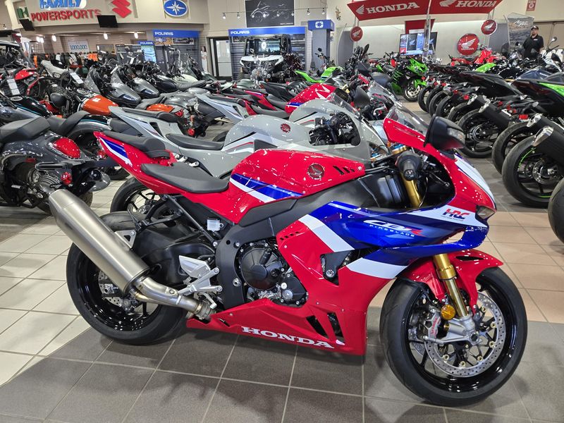 NEW 2025 HONDA CBR1000RR R FIREBLADE SP Image 3