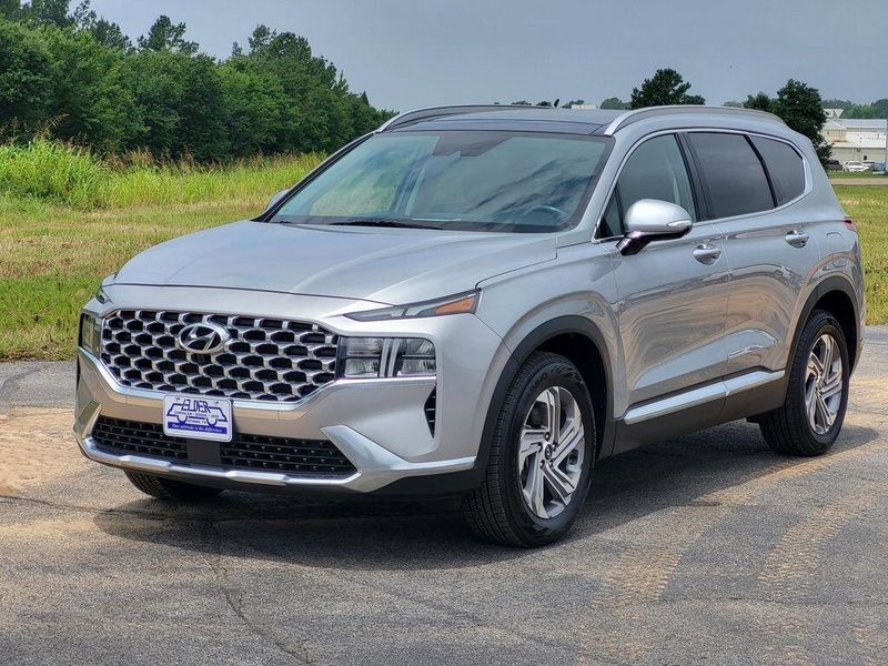 2023 Hyundai Santa Fe SELImage 3