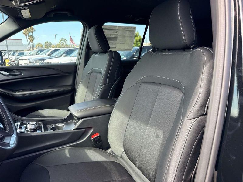 New 2026 Jeep Grand Cherokee Laredo 4x2