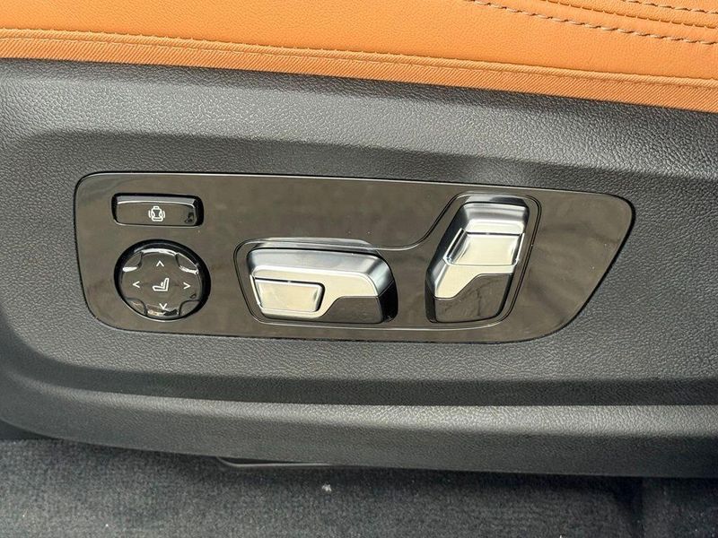 New 2026 BMW X5 M60iImage 18