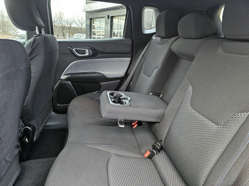 Used 2023 Jeep Compass SportImage 14