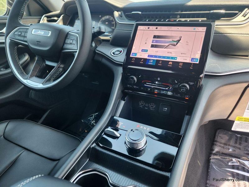 New 2025 Jeep Grand Cherokee Limited 4x4Image 43