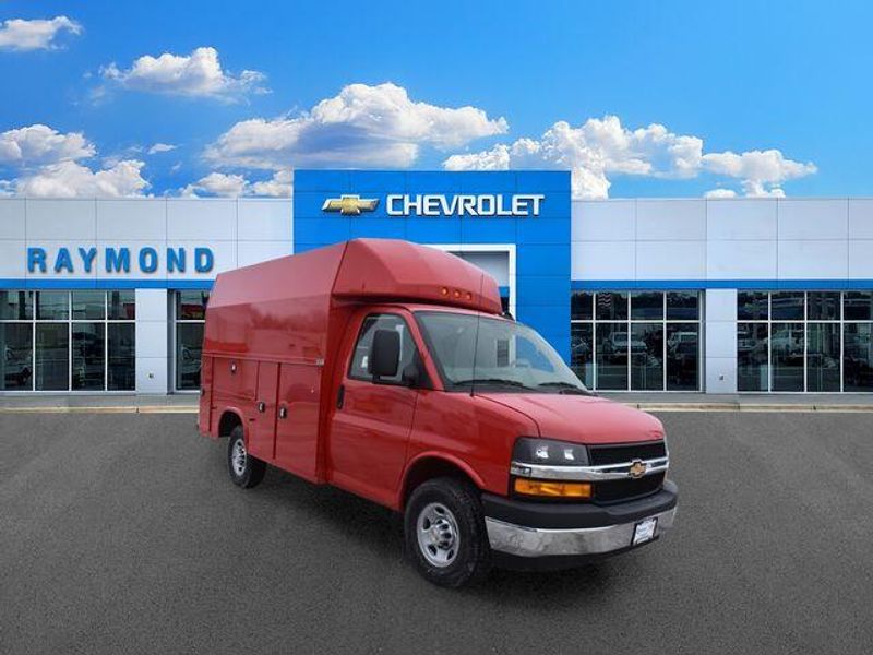 New 2026 Chevrolet Express 3500 Work VanImage 11