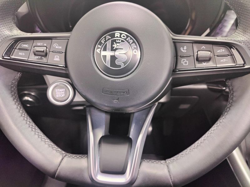 Used 2024 Alfa Romeo Tonale Ti eAWD Premium w/SunroofImage 30