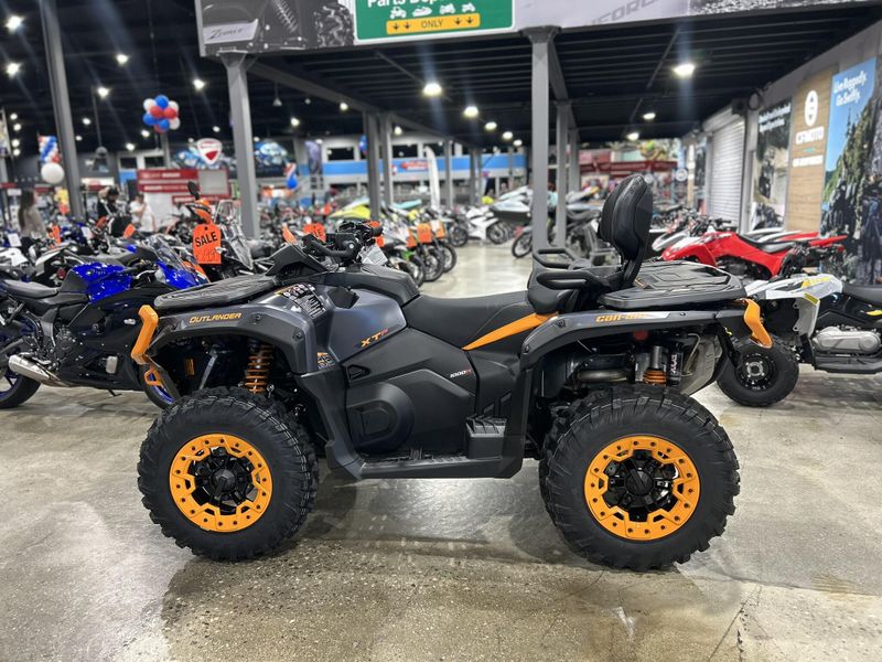 New 2025 Can-Am OUTLANDER MAX XT-P 1000R Image 6
