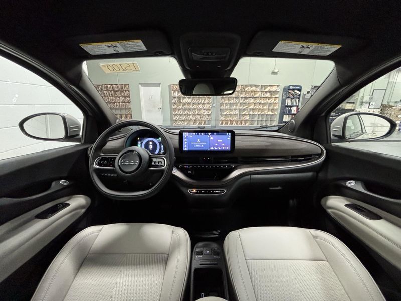 New 2025 Fiat 500e Giorgio Armani Collector