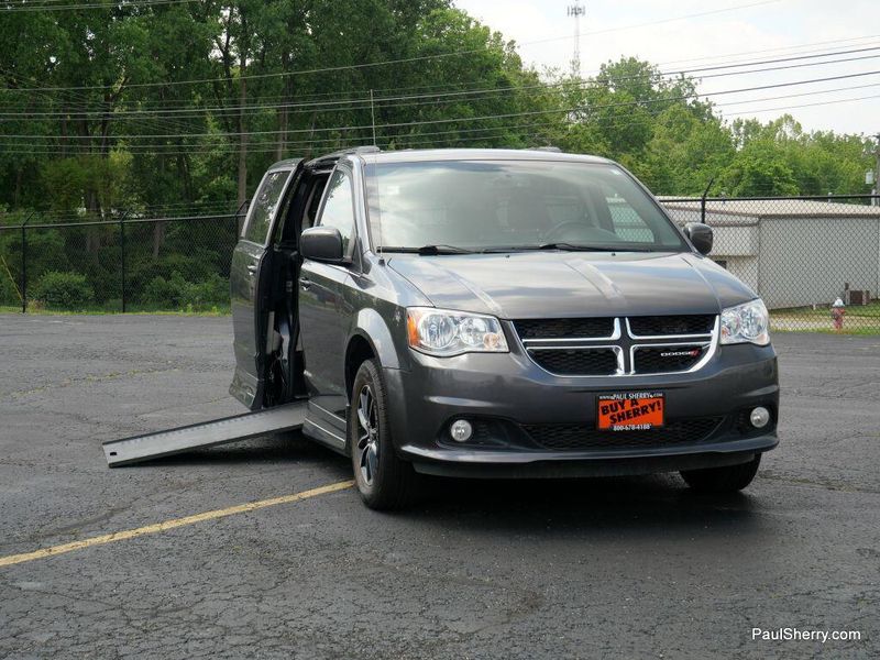 2018 Dodge Grand Caravan SXTImage 5