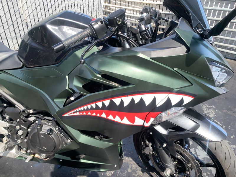 Used 2023 Kawasaki Ninja 400 Base Image 12