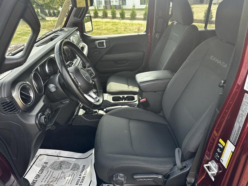 2021 Jeep Wrangler Unlimited Sahara photo 8