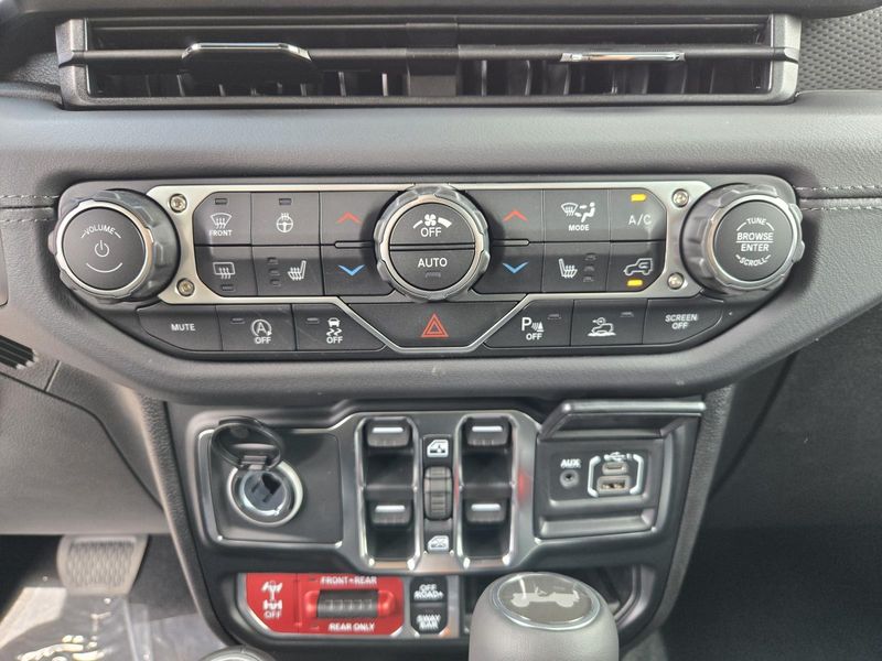 New 2026 Jeep Wrangler 4-door Rubicon X