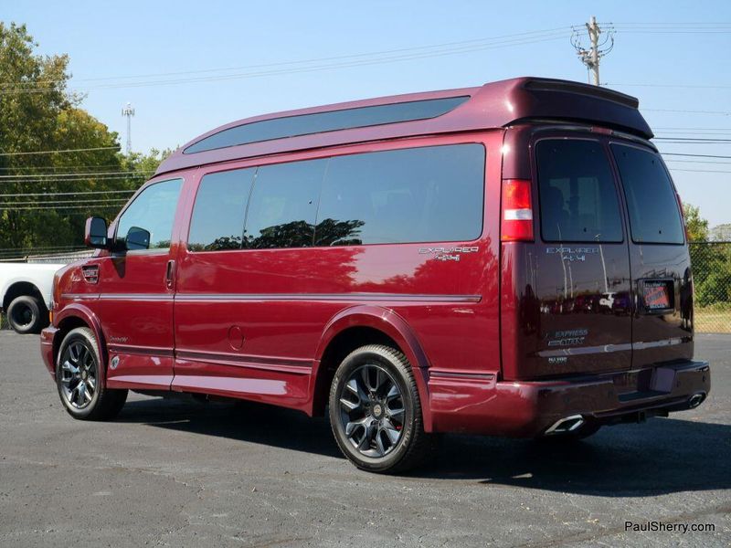 2024 Chevrolet Express Cargo 2500 photo 11