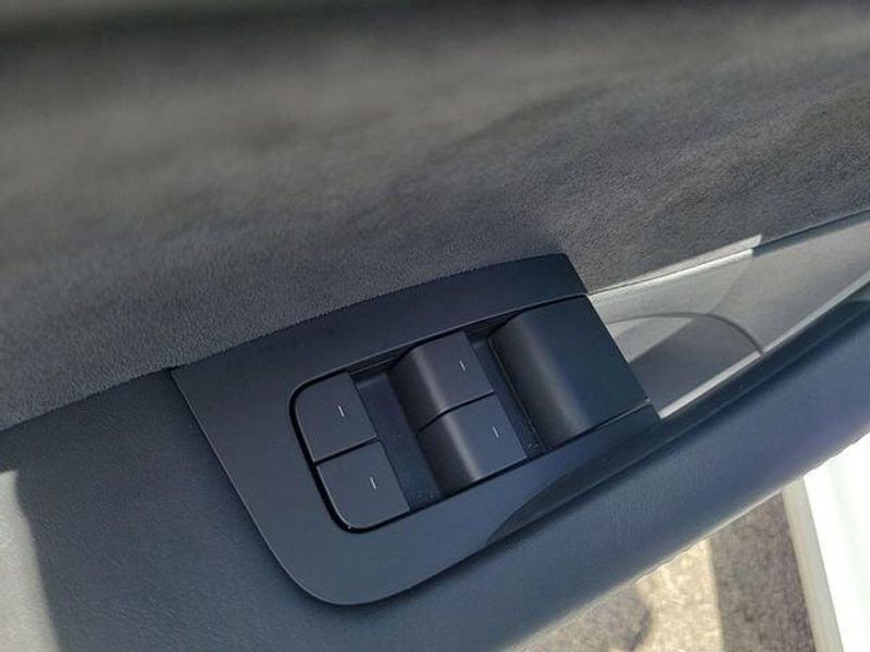2022 Tesla Model 3 Performance photo 18
