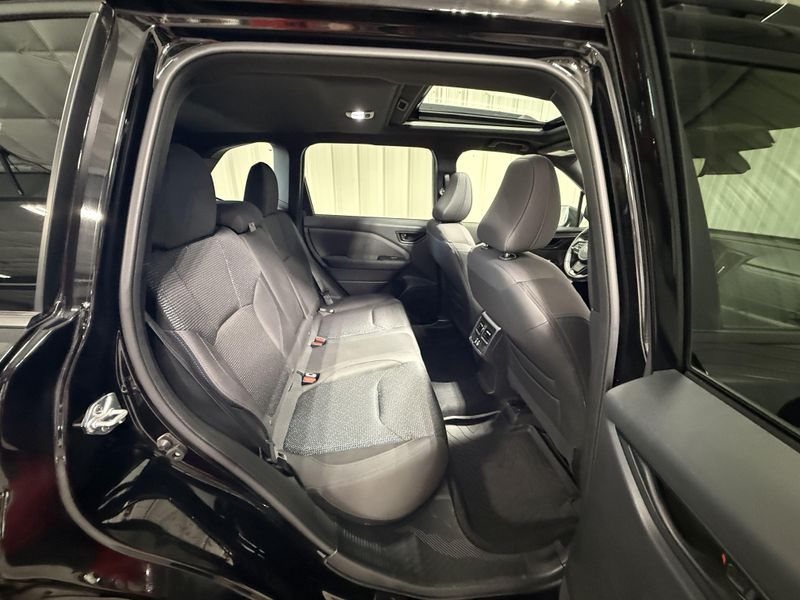 Used 2025 Subaru Forester PremiumImage 8