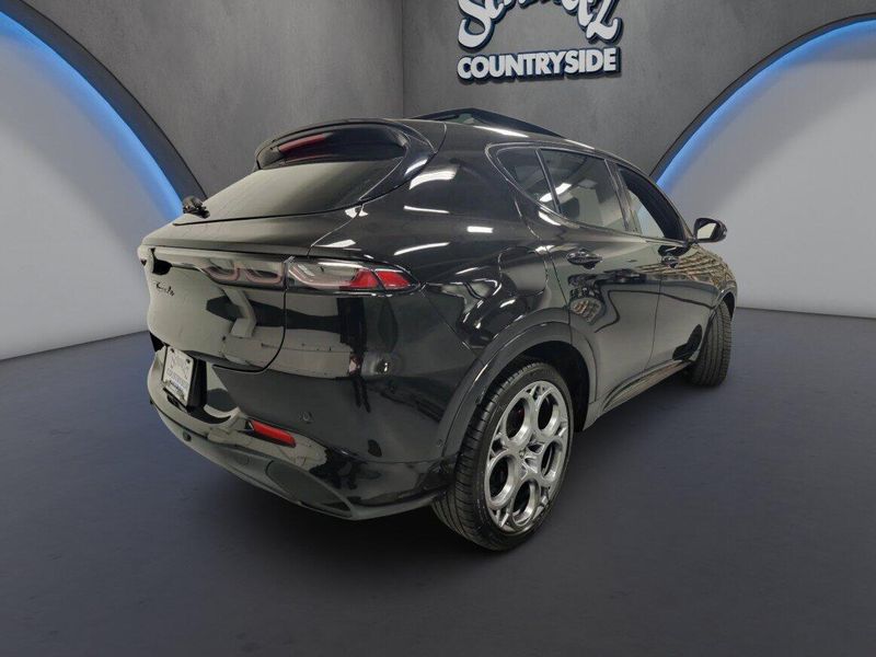 Used 2025 Alfa Romeo Tonale Veloce Premium AWD w/SunroofImage 12
