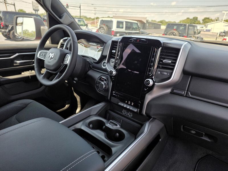 New 2026 RAM 1500 Big Horn Crew Cab 4x4 5'7' Box