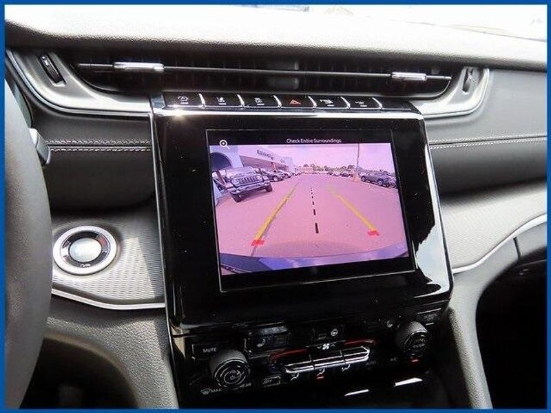 New 2025 Jeep Grand Cherokee Altitude XImage 17