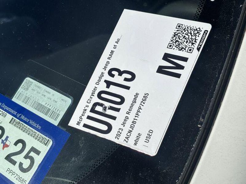 Used 2023 Jeep Renegade LatitudeImage 9