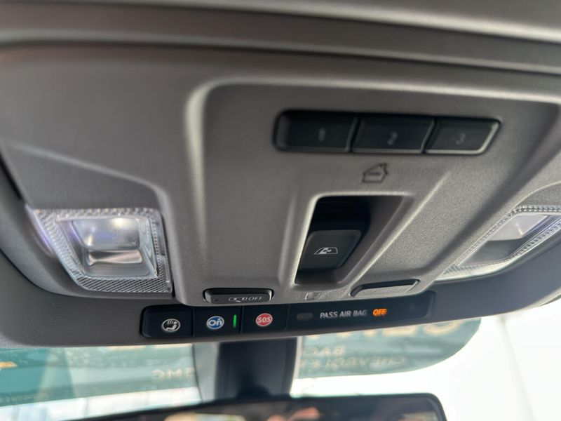 2022 Chevrolet Silverado LT photo 11