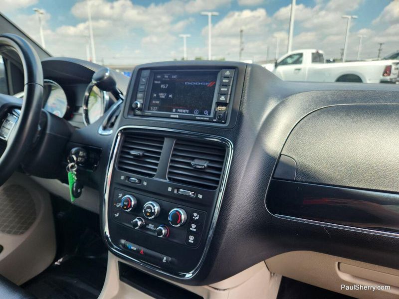 2018 Dodge Grand Caravan SXTImage 46