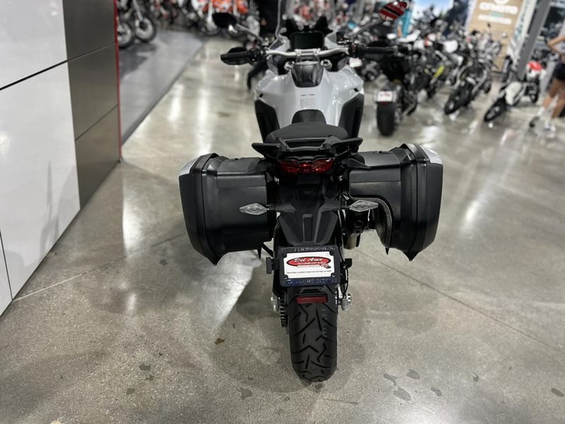 2024 Ducati MULTISTRADA V4 S TRAVEL & RADAR SPOKED WHEELS - DEMO Image 6