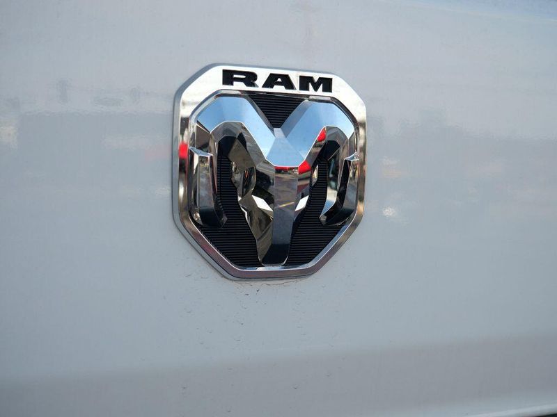 2024 RAM ProMaster 2500 Window Van Image 14