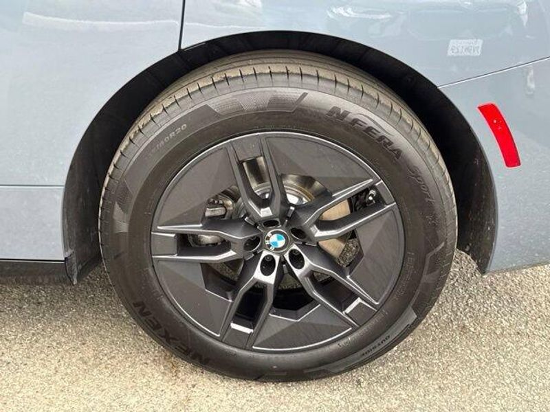 Used 2026 BMW iX xDrive60Image 14