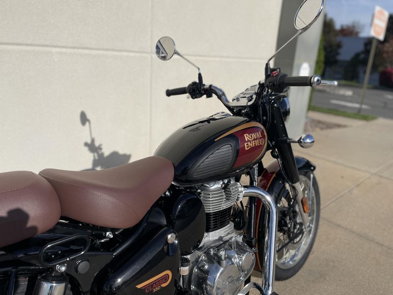 2024 Royal Enfield CLASSIC 350Image 6