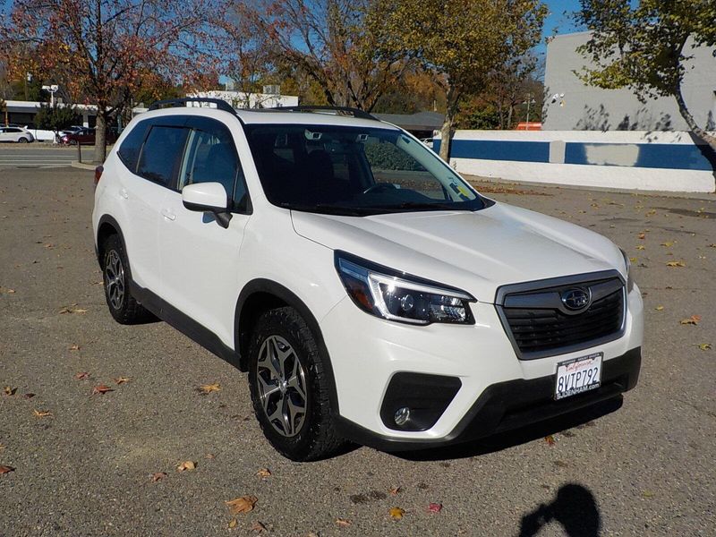 2021 Subaru Forester Premium photo 3