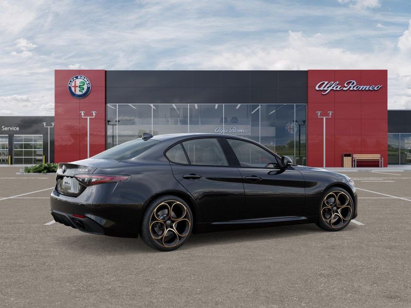 New 2025 Alfa Romeo Giulia Intensa AwdImage 22