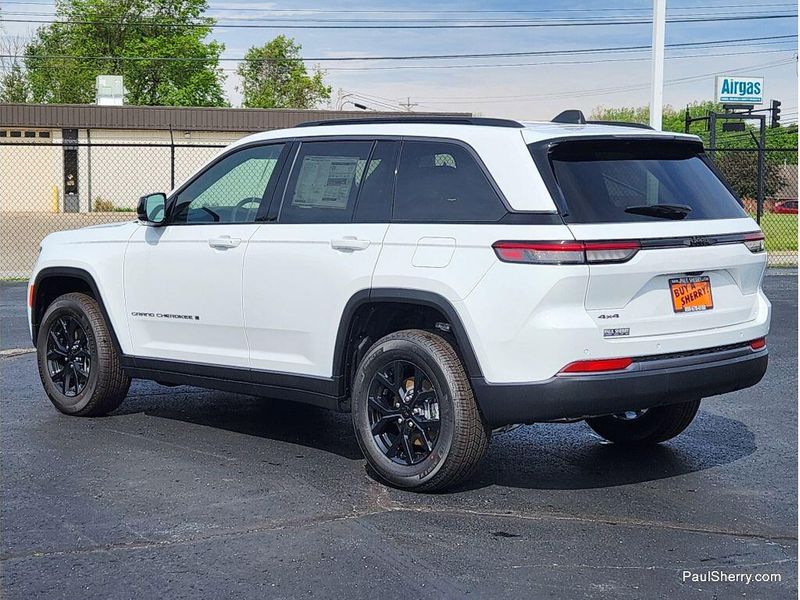 New 2026 Jeep Grand Cherokee Laredo Altitude 4x4