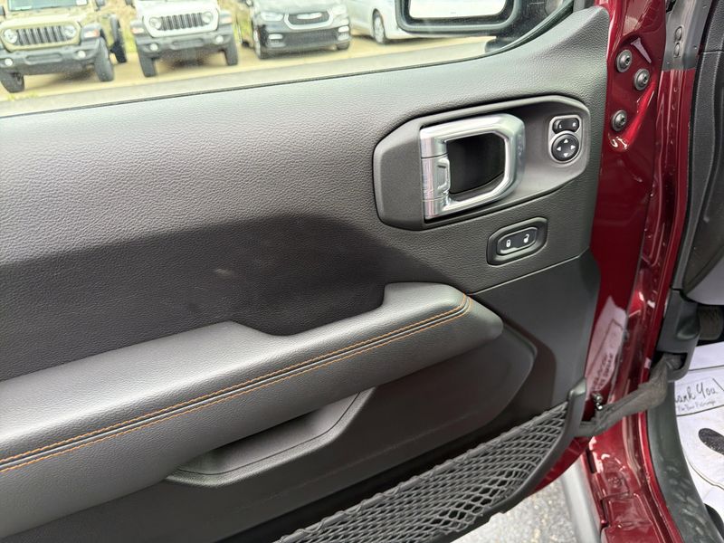 Used 2021 Jeep Gladiator MojaveImage 18