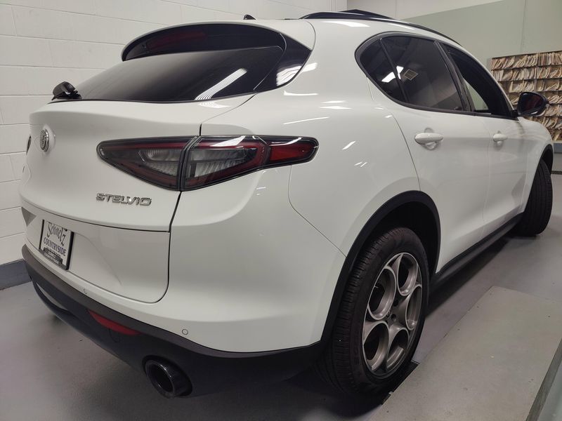 Used 2024 Alfa Romeo Stelvio AWD Sprint w/Sunroof/NavImage 13