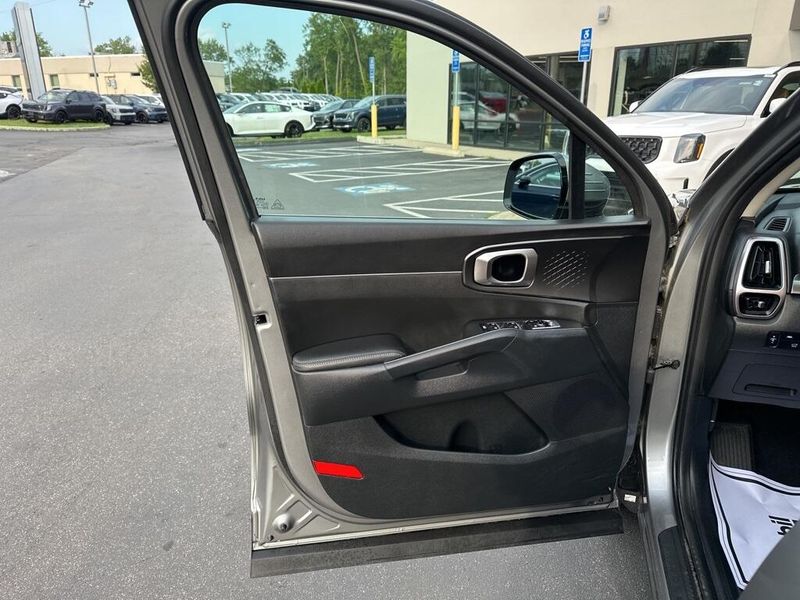 Used 2023 Kia Sorento Hybrid EXImage 27
