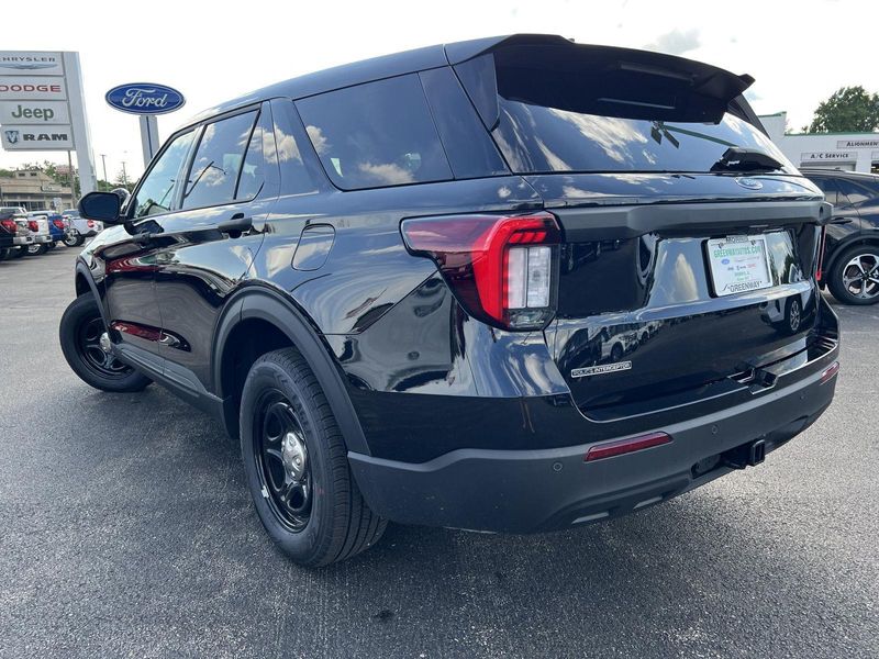 2025 Ford Explorer photo 4