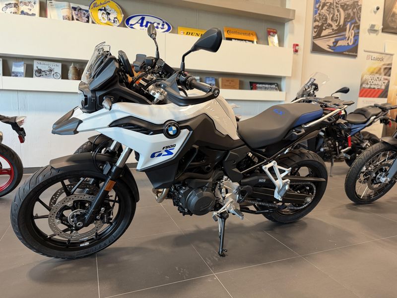2025 BMW F 800 GSImage 2