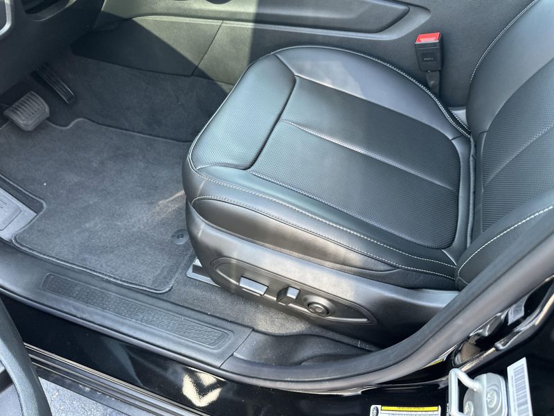 New 2025 Jeep Grand Cherokee L Limited 4x4Image 23
