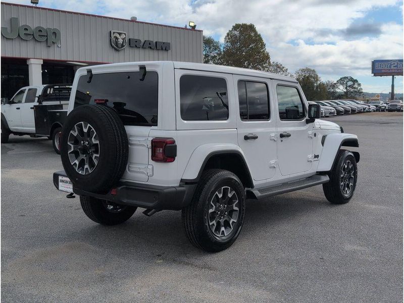 New 2026 Jeep Wrangler 4-door SaharaImage 5