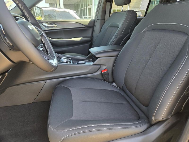 New 2026 Jeep Grand Cherokee Laredo X 4x2
