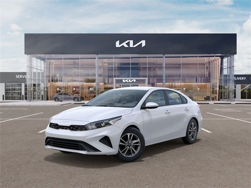 2024 Kia Forte LXSImage 1