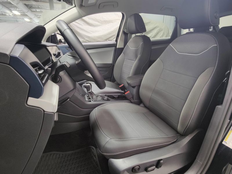 Used 2024 Volkswagen Taos SE 4-Motion AWDImage 12