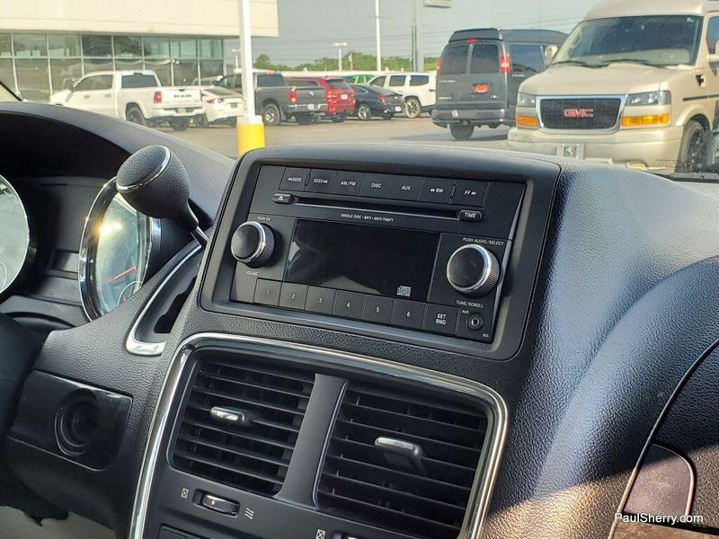 Used 2012 Dodge Grand Caravan SXTImage 31
