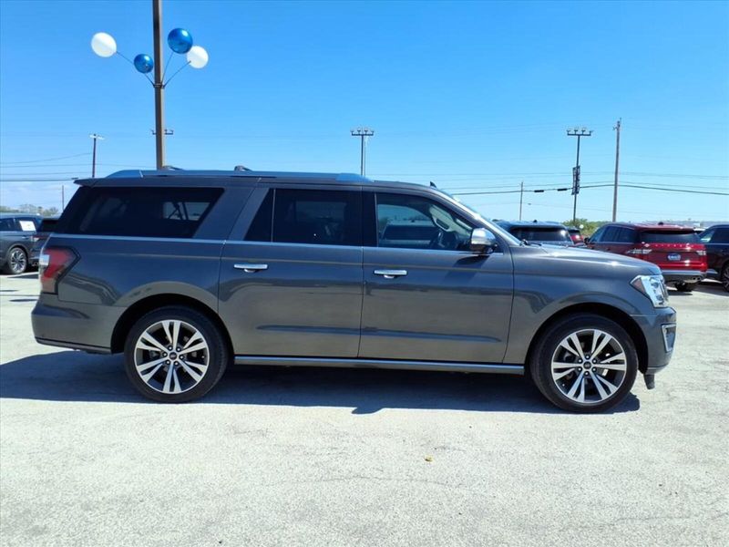 2020 Ford Expedition MAX Platinum photo 2
