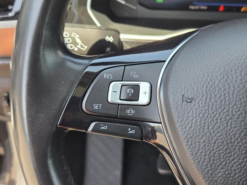 Used 2019 Volkswagen Jetta SEL Premium
